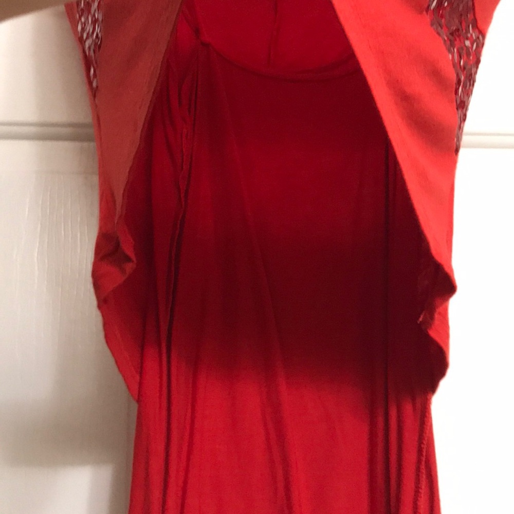 Red blouse - Picture 5 of 7